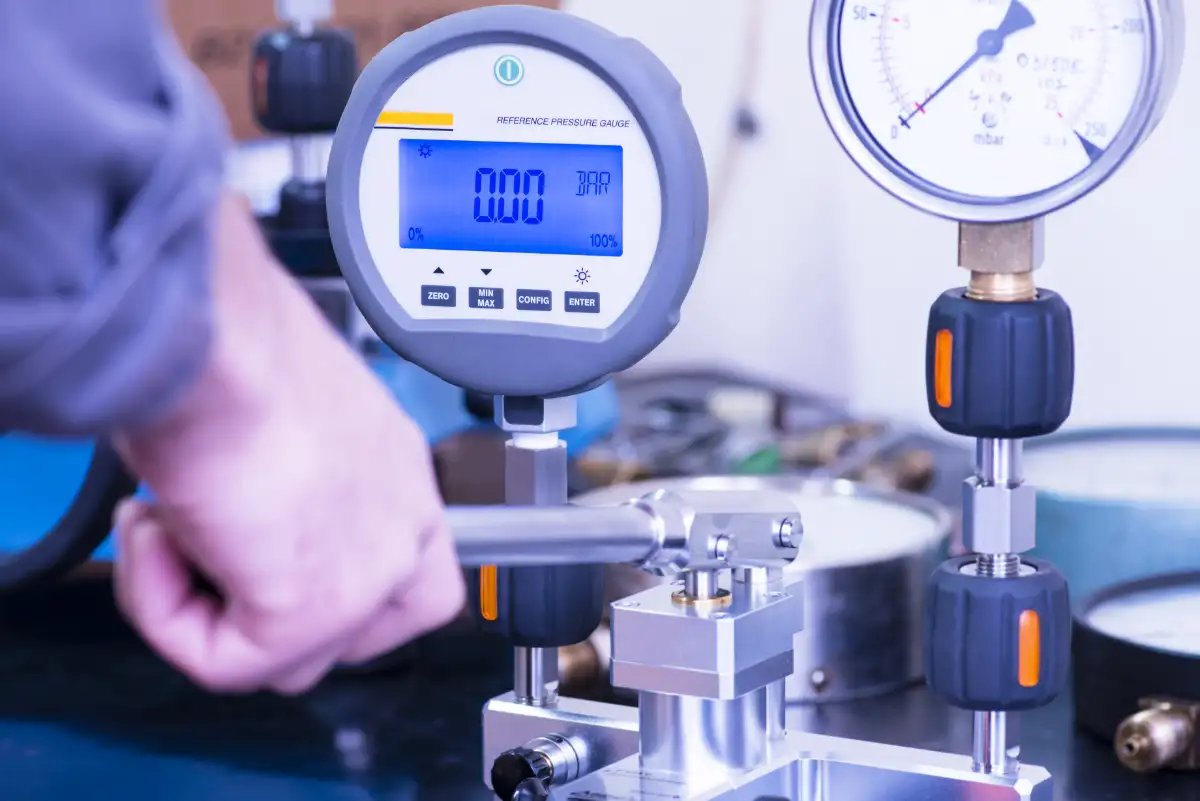 Digital Pressure Gauge To Be Calibrated