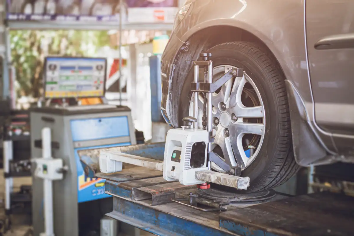 Automotive Wheel Balancing Calibrate Device For Center Adjust After Tyre Replace At Garage