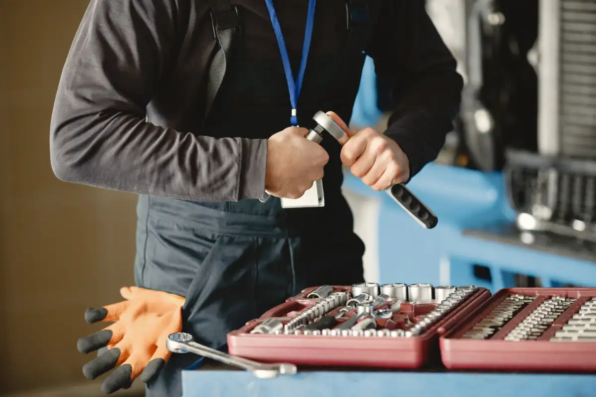 Click torque wrench adjustment and repair